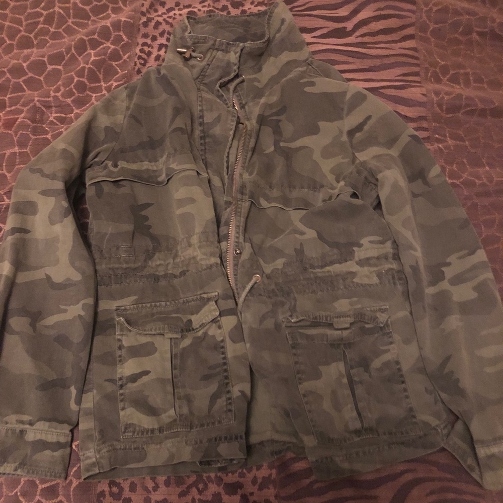 Small army fatigue jacket size Small